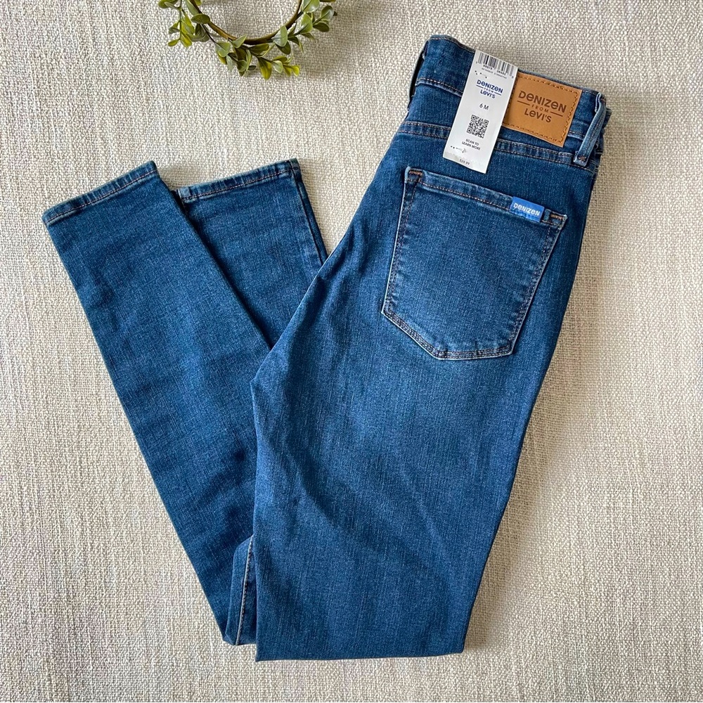 Denizen from Levi’s High-Rise Skinny Jeans - Size 6